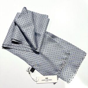 SOLD $89 NWT John Henric Gray  & Black paisley Patterned silk Men's Scarf